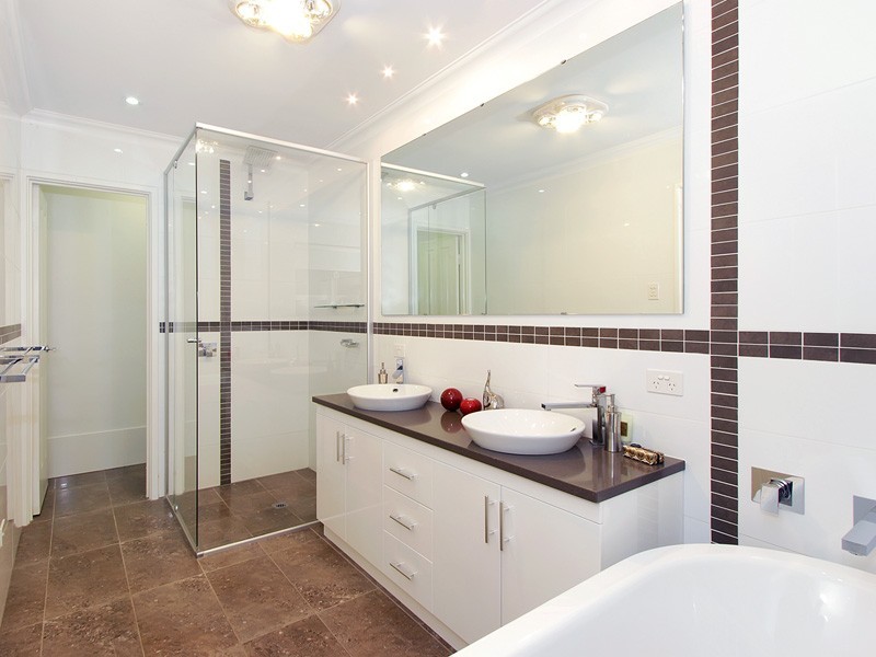 132 Barbican Street East, Shelley WA 6148