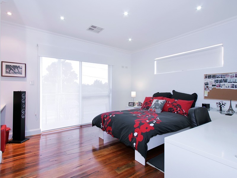 132 Barbican Street East, Shelley WA 6148