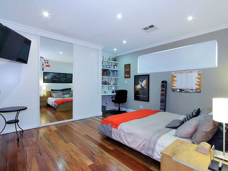 132 Barbican Street East, Shelley WA 6148