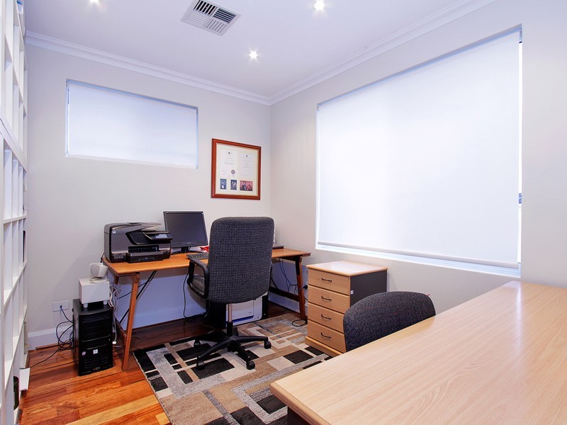 132 Barbican Street East, Shelley WA 6148