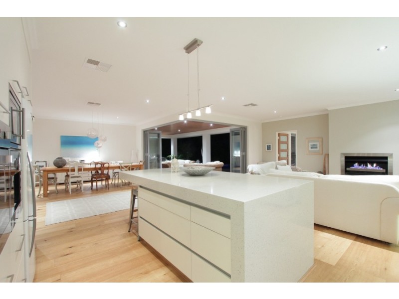 44 Stirk Rd, Alfred Cove WA 6154