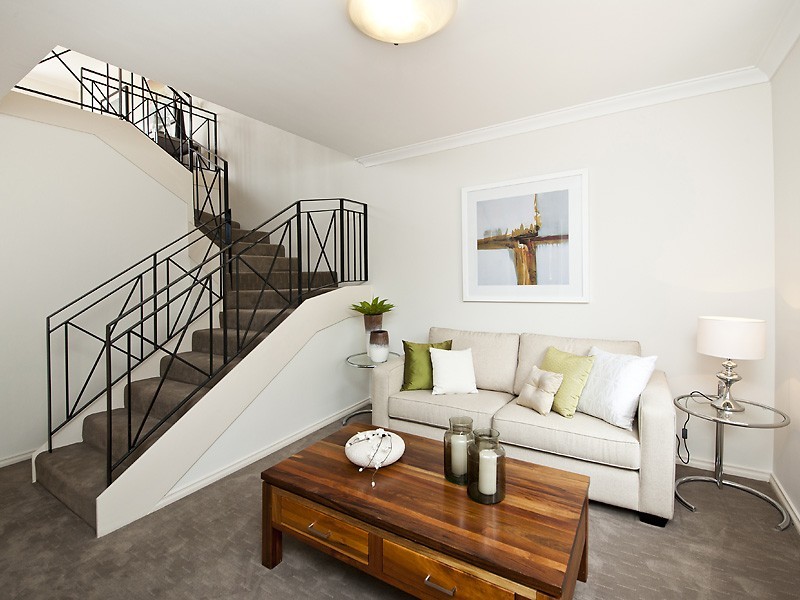 3/4 Henley Place, Attadale WA 6156