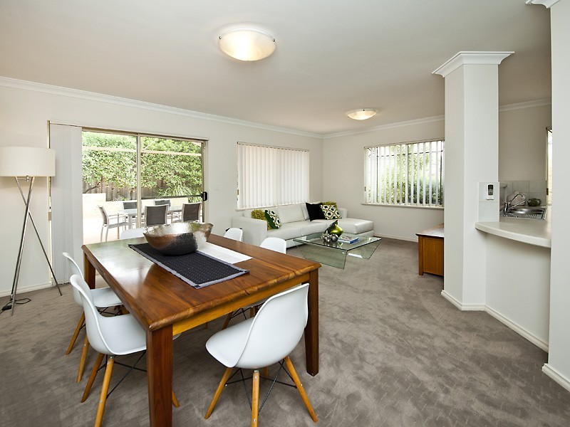 3/4 Henley Place, Attadale WA 6156