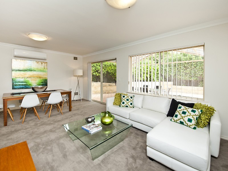 3/4 Henley Place, Attadale WA 6156