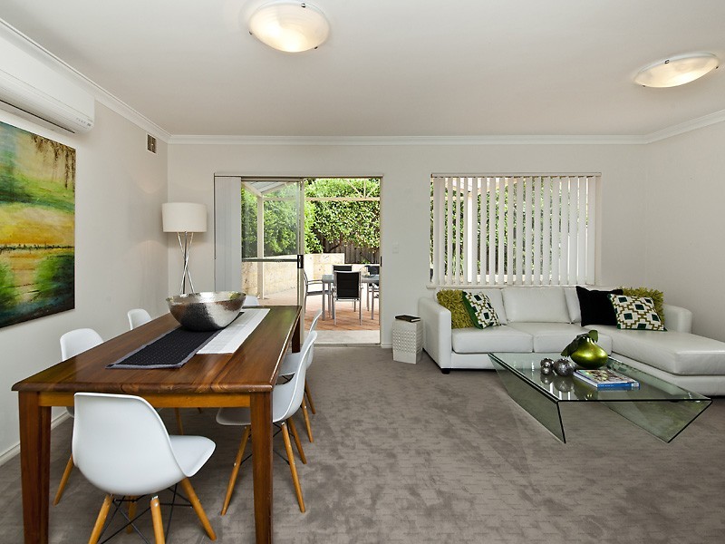 3/4 Henley Place, Attadale WA 6156