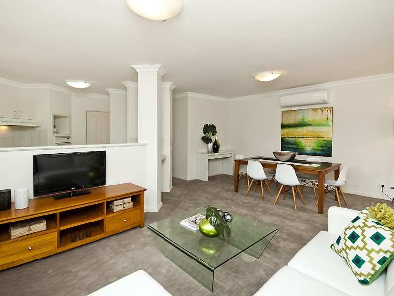 3/4 Henley Place, Attadale WA 6156