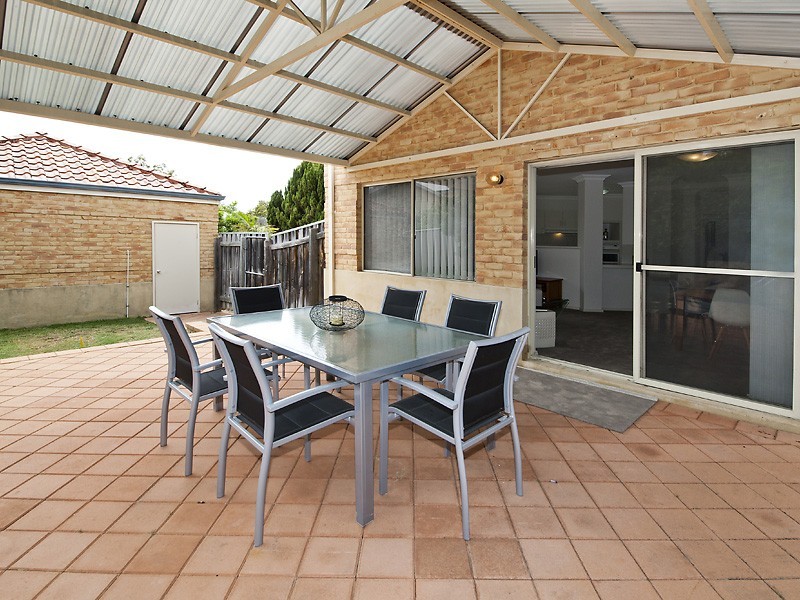 3/4 Henley Place, Attadale WA 6156
