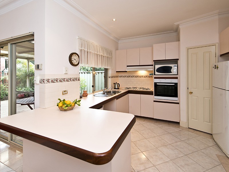 2/8 Forbes Road, Applecross WA 6153