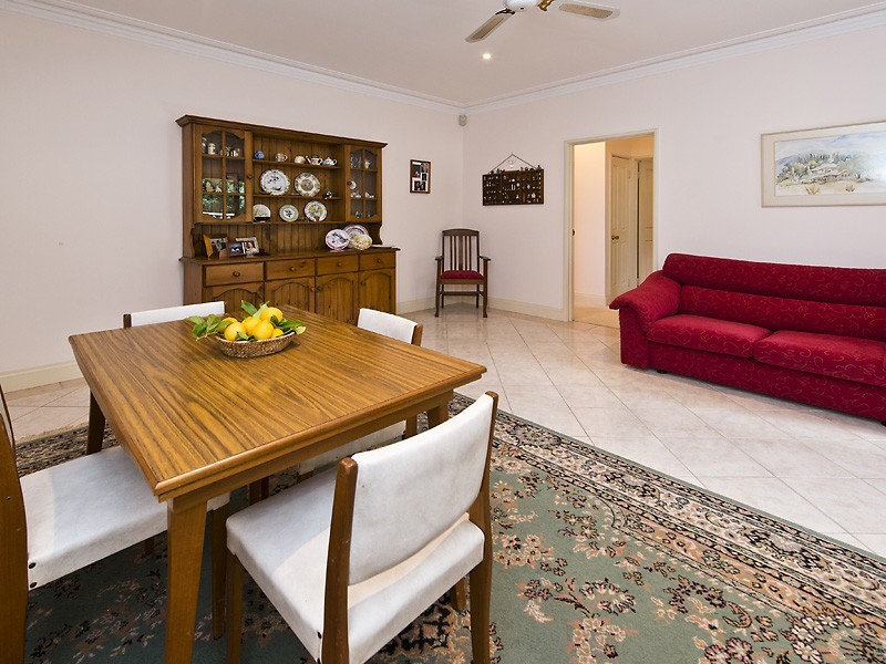 2/8 Forbes Road, Applecross WA 6153