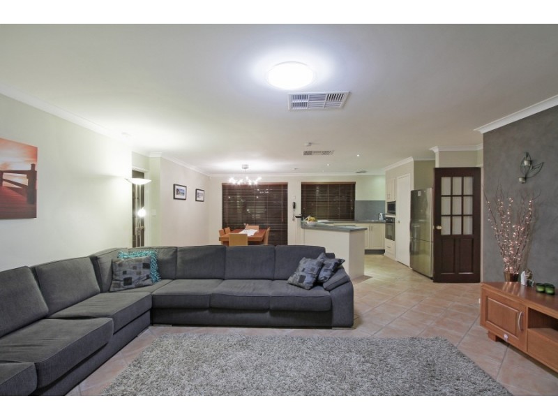 4 Calder Way, Atwell WA 6164