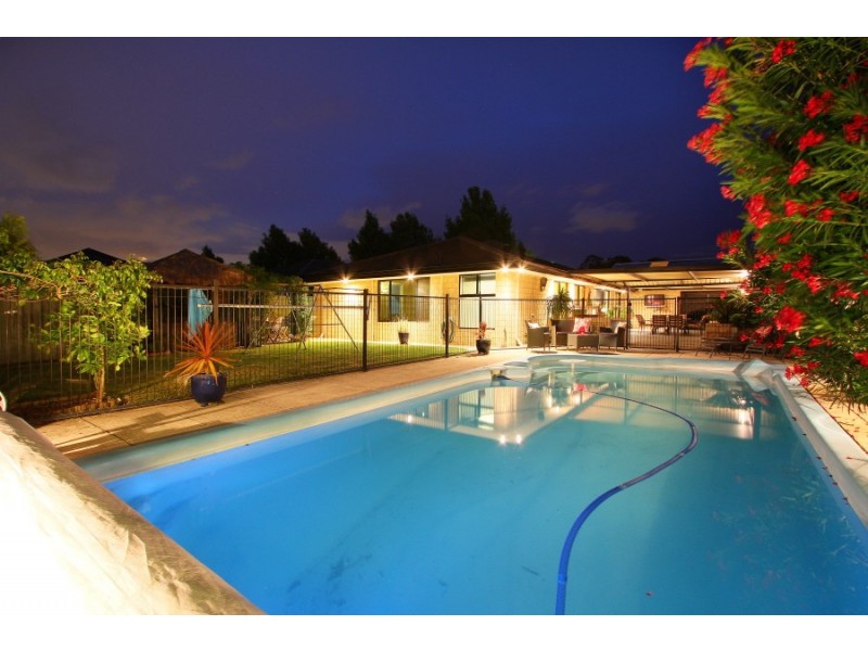 4 Calder Way, Atwell WA 6164