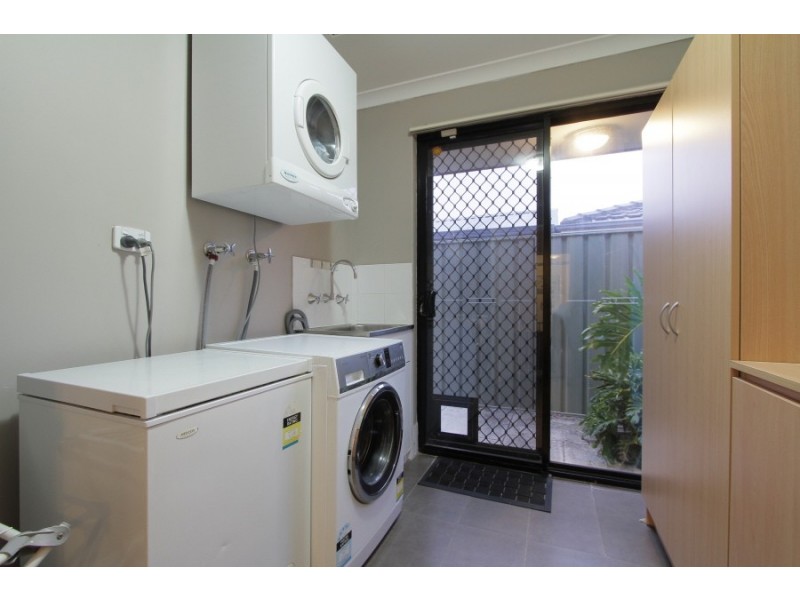 4 Calder Way, Atwell WA 6164