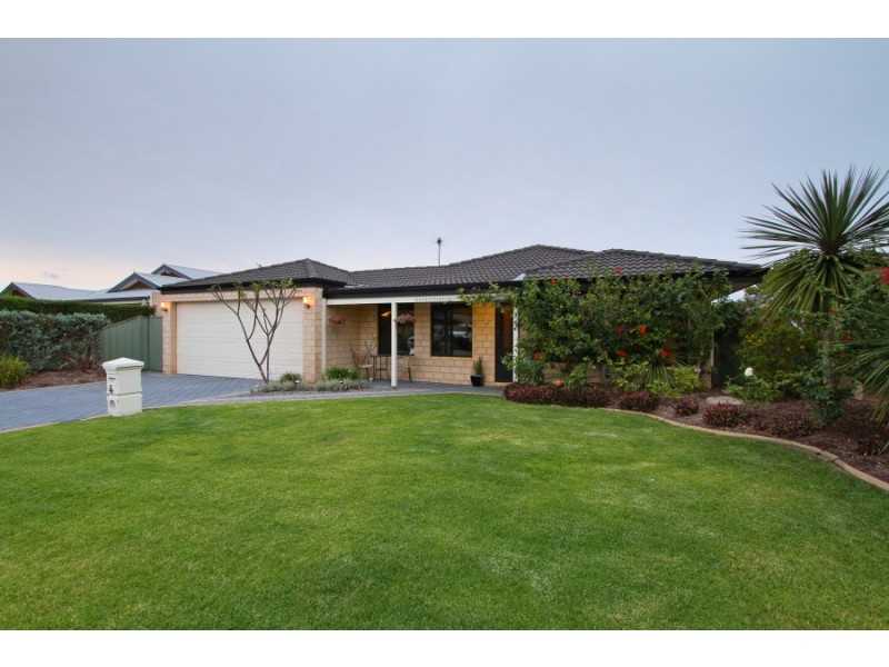 4 Calder Way, Atwell WA 6164