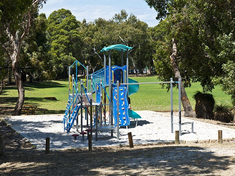 62A Marcus Ave, Booragoon WA 6154