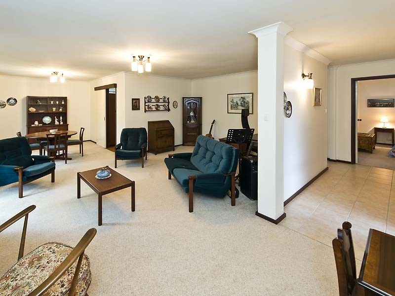 1/8 Earlston Way, Booragoon WA 6154