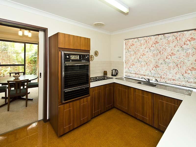 1/8 Earlston Way, Booragoon WA 6154