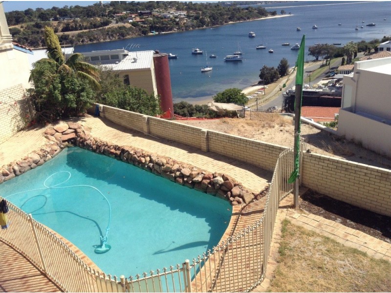 4 Lee Place, Bicton WA 6157