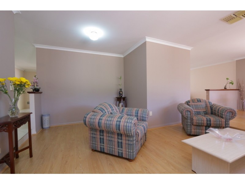 8 Chartwell Place, Leeming WA 6149