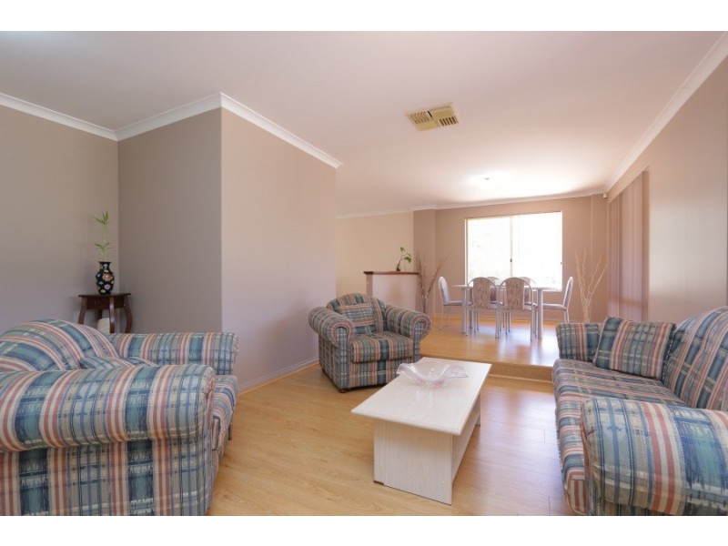 8 Chartwell Place, Leeming WA 6149
