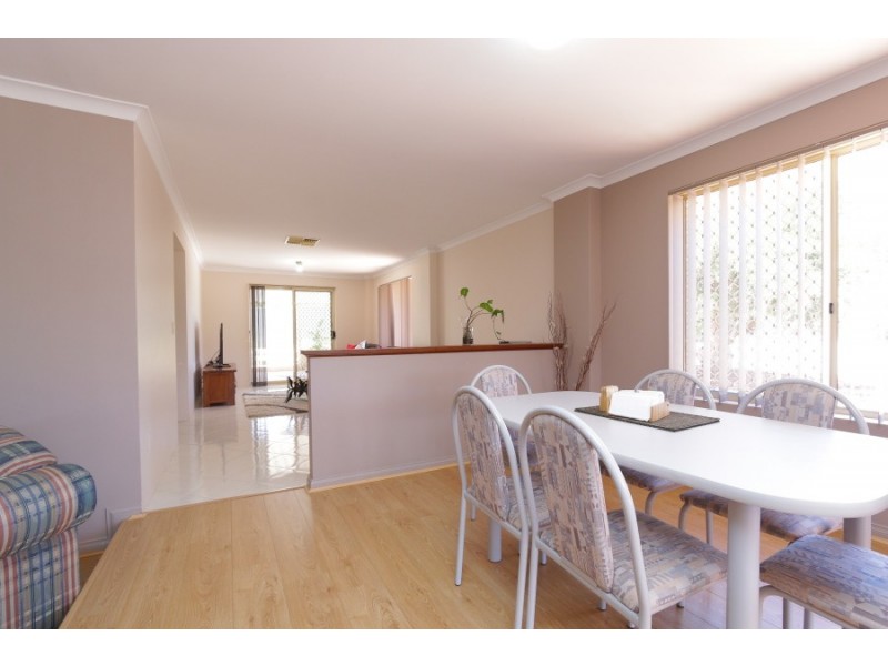 8 Chartwell Place, Leeming WA 6149