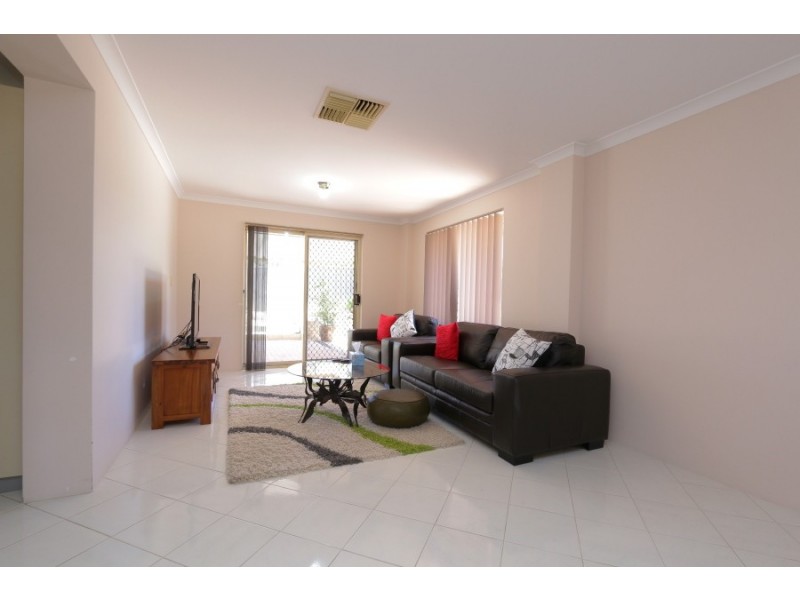 8 Chartwell Place, Leeming WA 6149