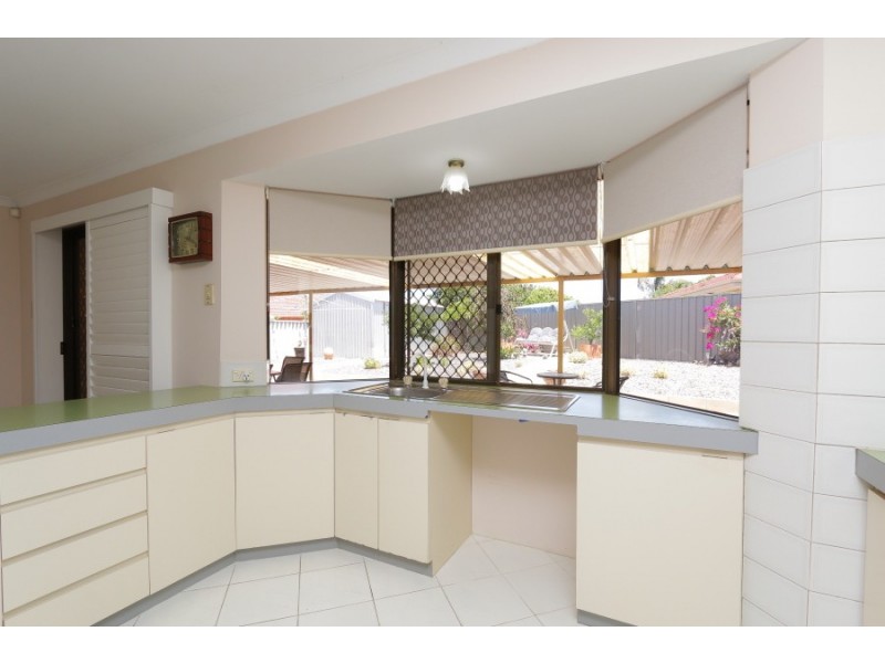 8 Chartwell Place, Leeming WA 6149
