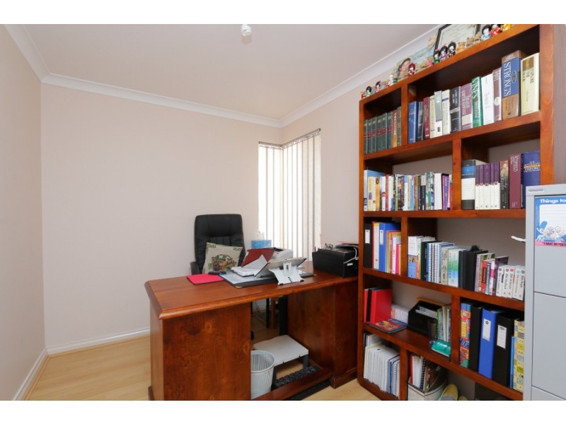 8 Chartwell Place, Leeming WA 6149