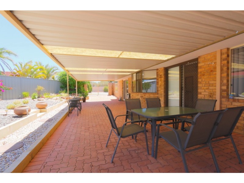 8 Chartwell Place, Leeming WA 6149
