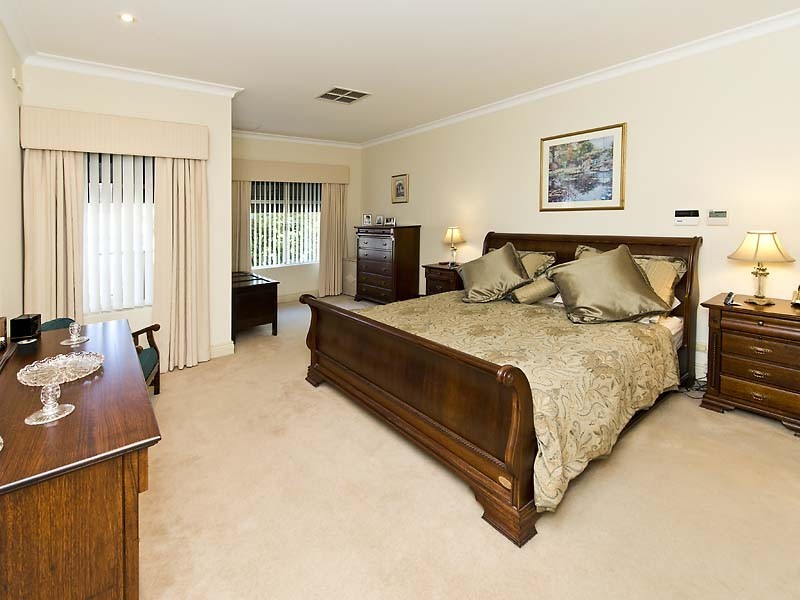 24 Mount View Terrace, Mount Pleasant WA 6153
