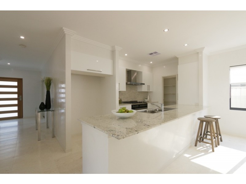 4 Dovedale Street, Harrisdale WA 6112