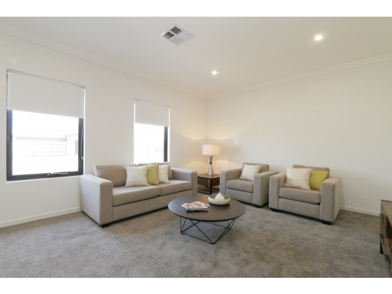 4 Dovedale Street, Harrisdale WA 6112