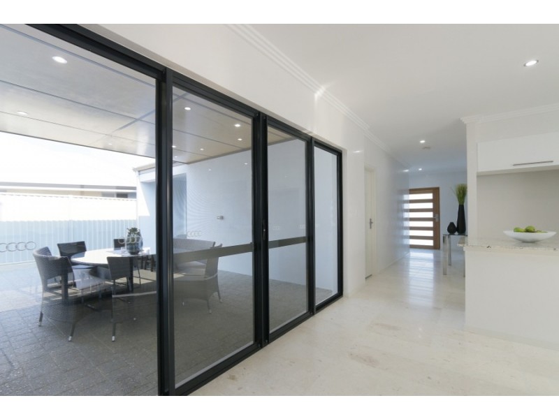 4 Dovedale Street, Harrisdale WA 6112