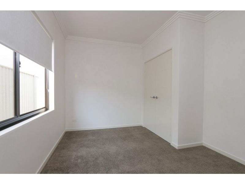 4 Dovedale Street, Harrisdale WA 6112