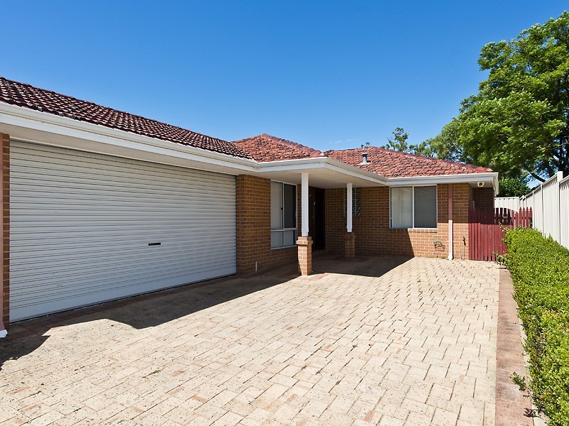 2/4 Cormack Road, Alfred Cove WA 6154