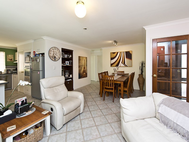 2/4 Cormack Road, Alfred Cove WA 6154