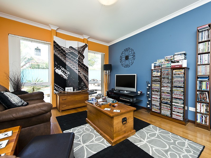 2/4 Cormack Road, Alfred Cove WA 6154