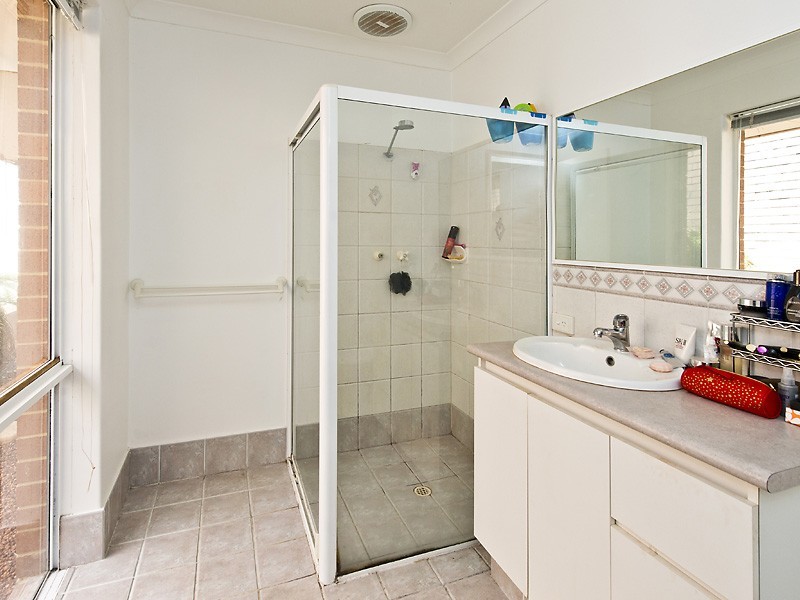 2/4 Cormack Road, Alfred Cove WA 6154