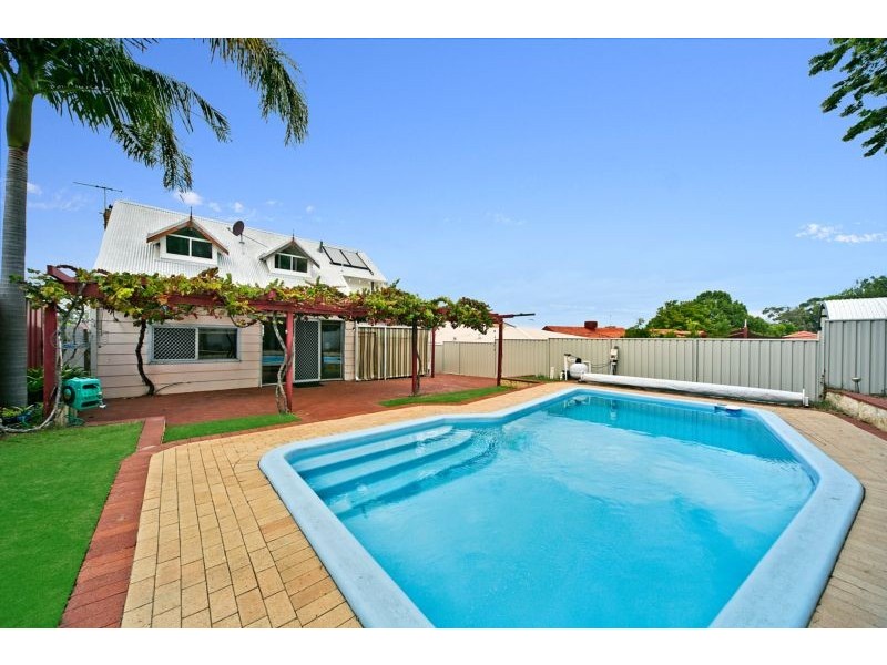 28 Darnell Avenue, Mount Pleasant WA 6153