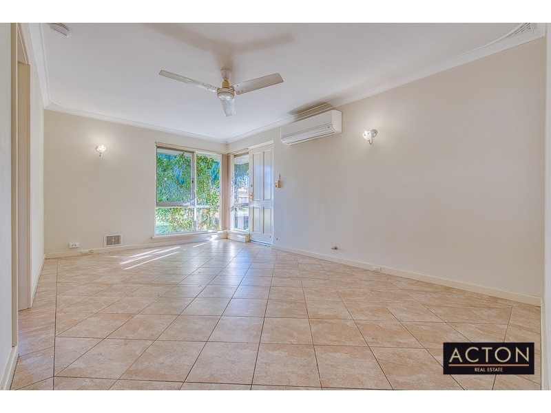 2 Copperwaite Road, Kardinya WA 6163