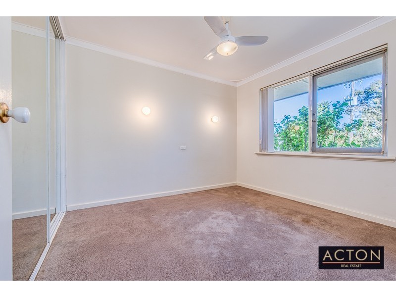 2 Copperwaite Road, Kardinya WA 6163