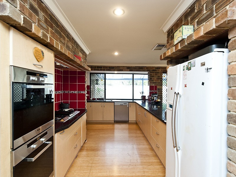 18 Congdon Way, Booragoon WA 6154