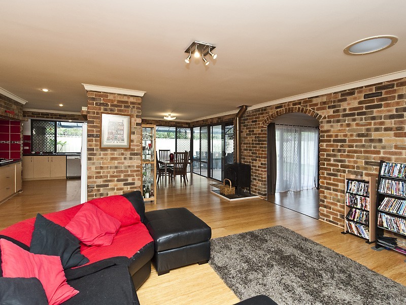 18 Congdon Way, Booragoon WA 6154