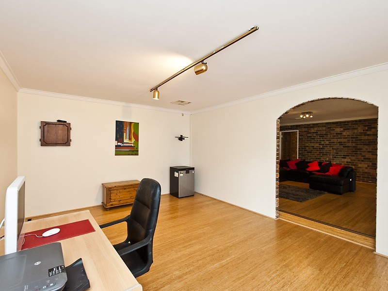 18 Congdon Way, Booragoon WA 6154