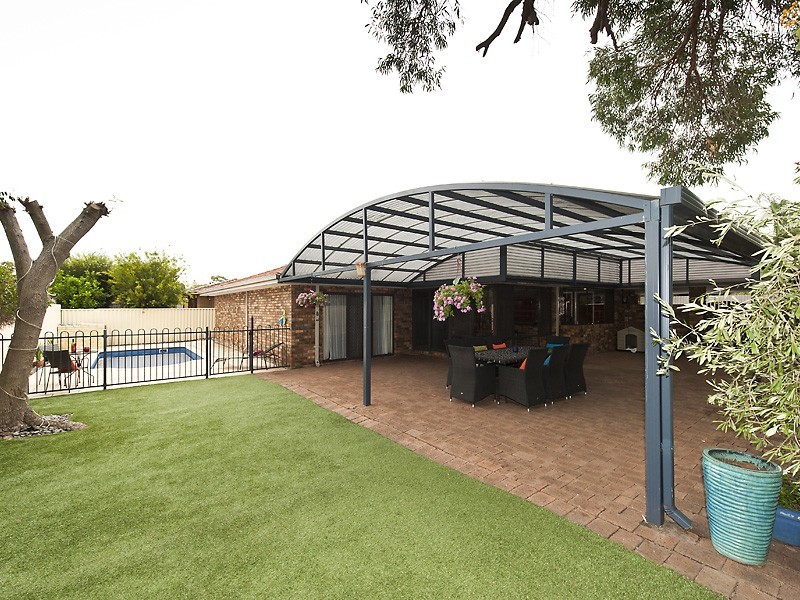 18 Congdon Way, Booragoon WA 6154