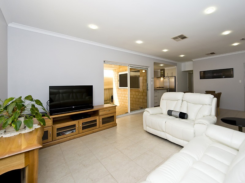 93a Gilbertson Road, Kardinya WA 6163