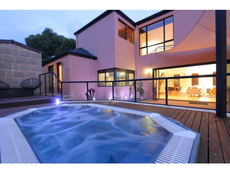 24 Chester St, South Fremantle WA 6162