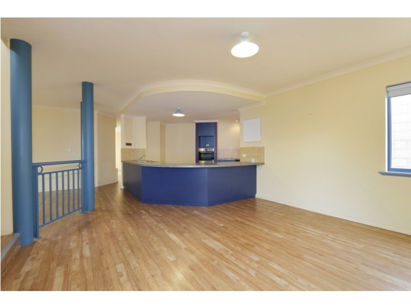 168a Kitchener Rd, Alfred Cove WA 6154