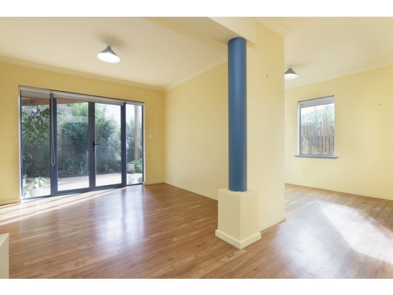 168a Kitchener Rd, Alfred Cove WA 6154