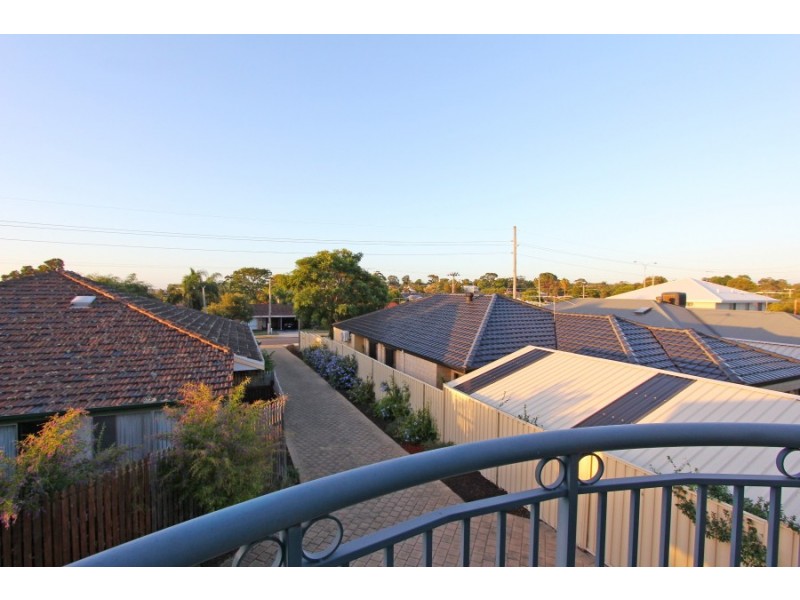 168a Kitchener Rd, Alfred Cove WA 6154