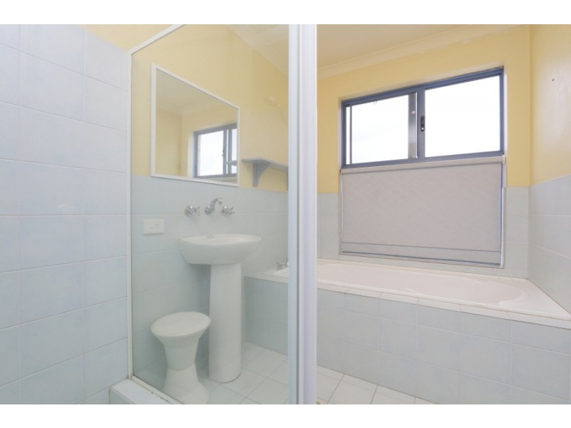 168a Kitchener Rd, Alfred Cove WA 6154